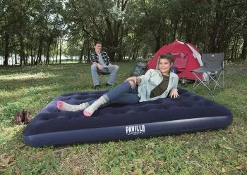 Alternative view of Inflatable Airbed with manual pump 67002