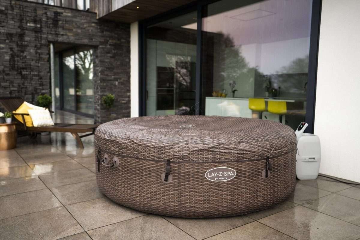 Bestway 60023 | Size 7.00 x 7.00 x 2.30 Ft | Inflatable Portable Spa Lay Z Bathtub St Moritz - Image 5